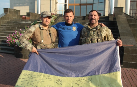 Тренер и игроки сборной Украины встретились с воинами АТО