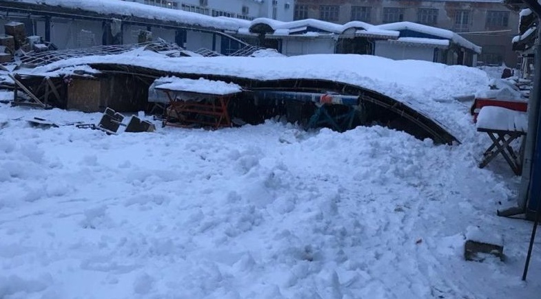 Очередной обвал крыши на рынке - теперь на Закарпатье: подробности инцидента