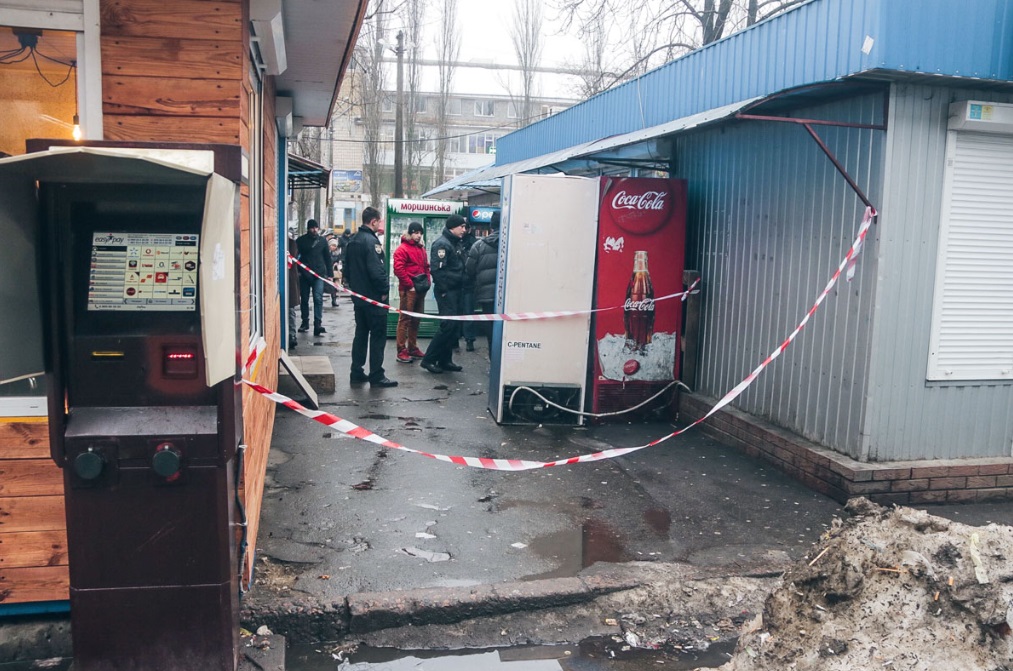 Куртка была вся в крови: очевидица рассказала о стрельбе в ребенка в Киеве