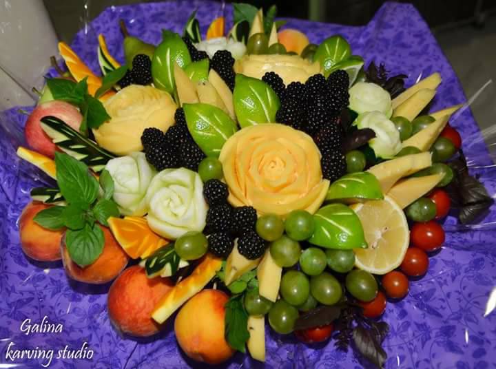 Украинка создает впечатляющие съедобные букеты (фото)