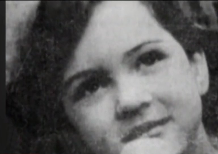 Руслана поделилась архивными фотографиями в честь своего дня рождения