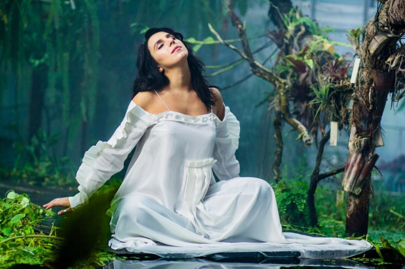 Вагітна Джамала знялася в чуттєвій фотосесії