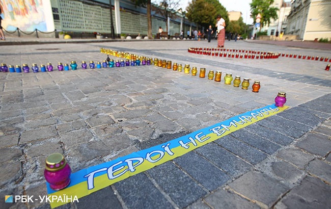 У Києві пройшла акція пам'яті жертв катастрофи літака ІЛ-76 (фоторепортаж)