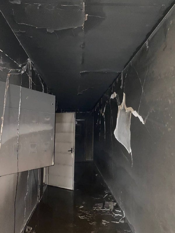 В Киеве горел элитный ЖК: спасатели не смогли подъехать из-за припаркованных авто