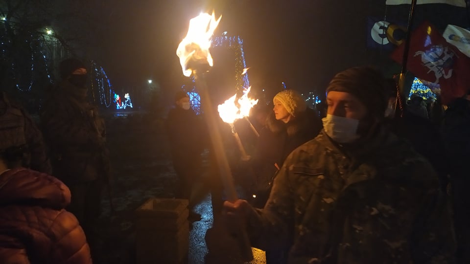 У містах України яскраво та незвично відзначили день народження Бандери: як це було