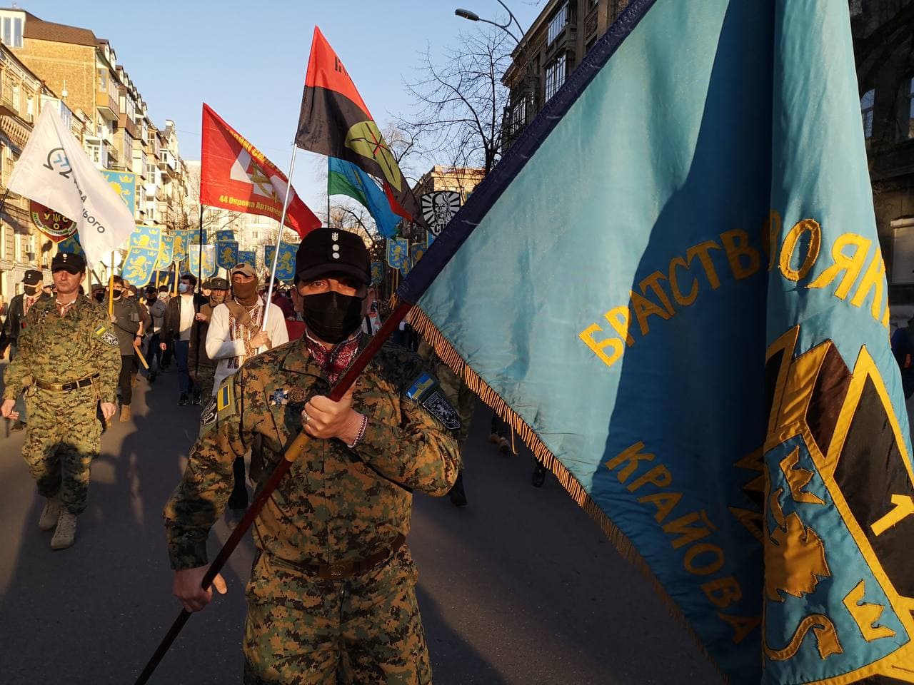 В Киеве провели марш вышиванок в честь дивизии "Галичина": как это было (видео)