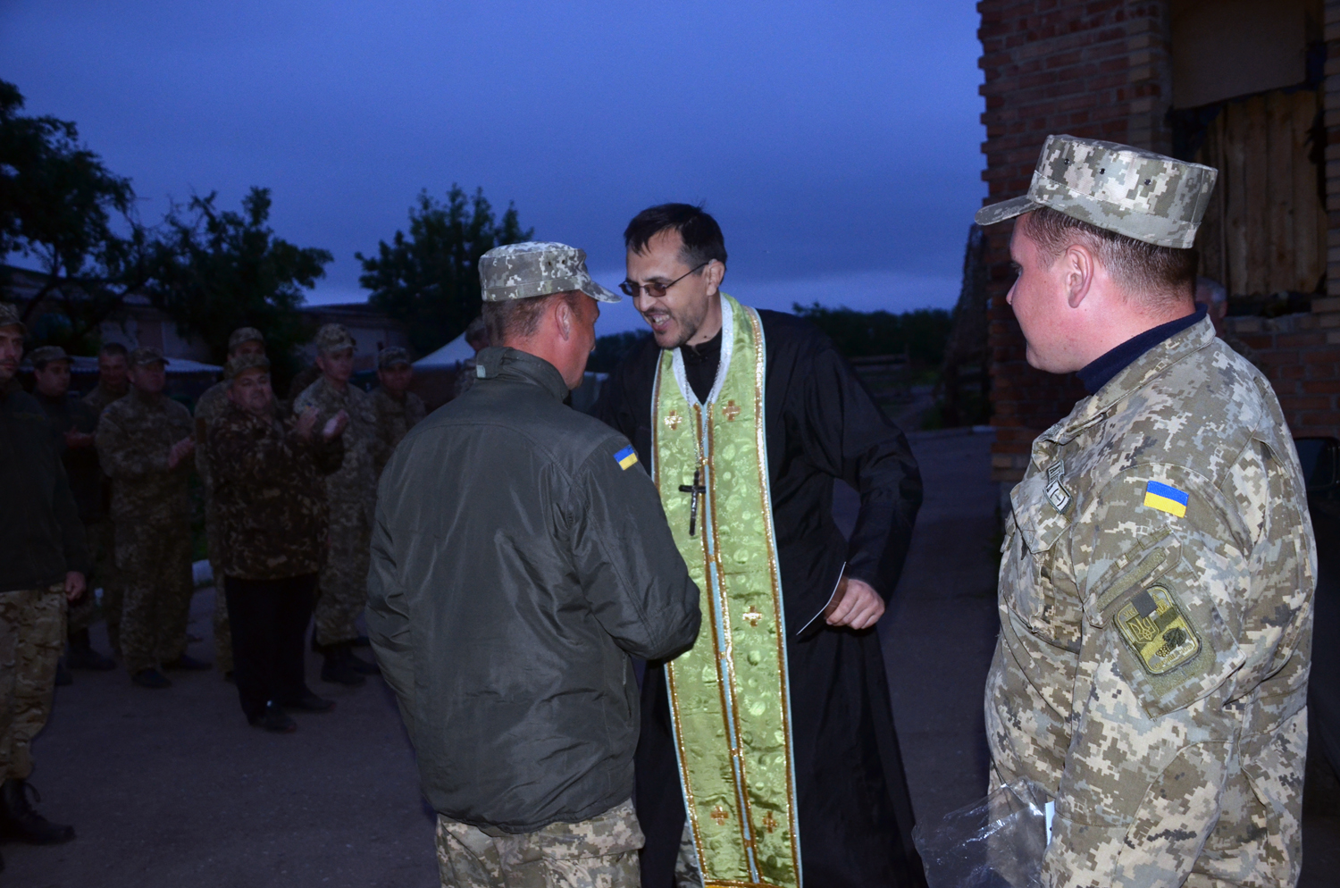 Филарет вручил украинским военным награды за жертвенность и любовь филарет награды военные ато