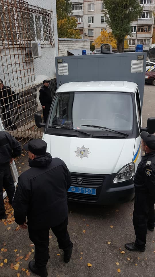 "Праздничный мейкап": появились первые фото Алены Зайцевой из суда