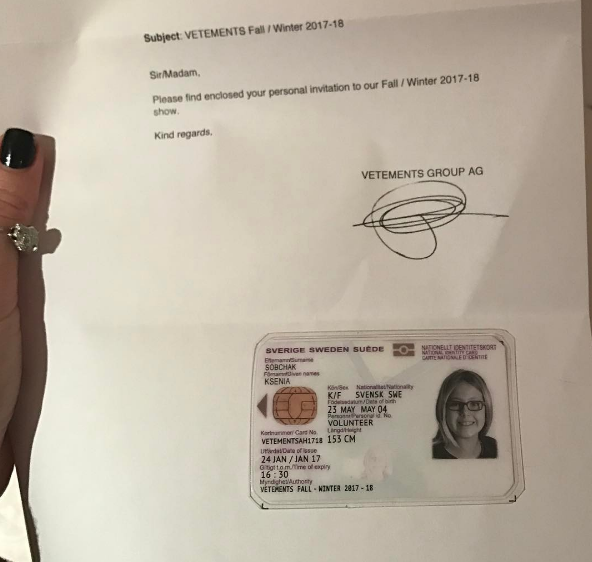 Ксенія Собчак залишила сім'ю заради "термінових справ" в Парижі