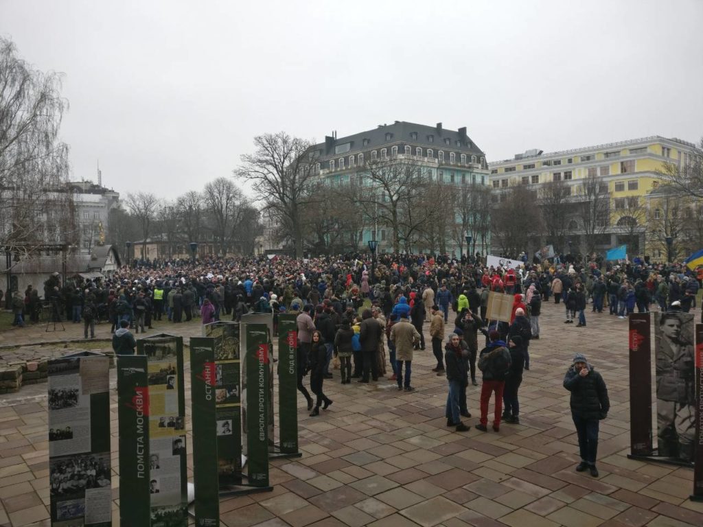 Тисячі киян вийшли на підтримку Десятинного монастиря
