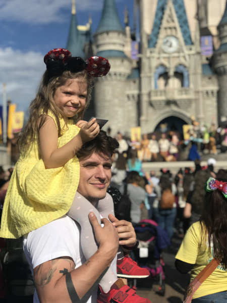 &quot;Ел крокодилов и кормил акул&quot;: как известный украинский ведущий путешествовал по Америке