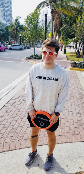 "Їв крокодилів і годував акул": як відомий український ведучий подорожував по Америці