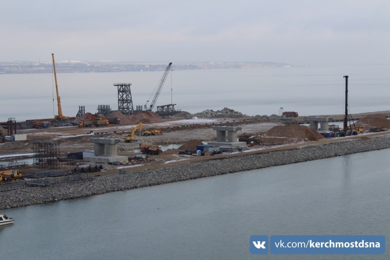 У мережі показали застій на будівництві мосту Путіна в Крим