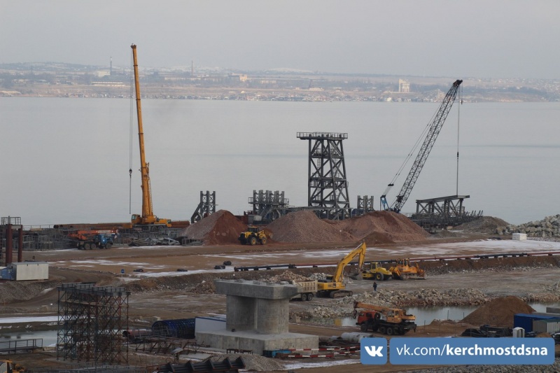 У мережі показали застій на будівництві мосту Путіна в Крим