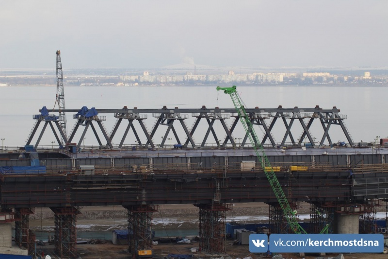 У мережі показали застій на будівництві мосту Путіна в Крим