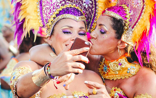 У Ріо-де-Жанейро розпочався карнавал: яскраві фото з відкриття свята
