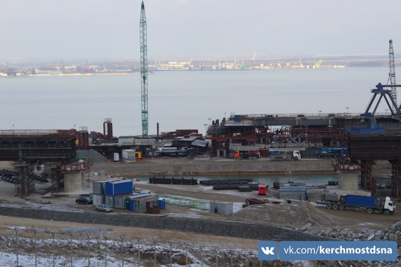 У мережі показали застій на будівництві мосту Путіна в Крим