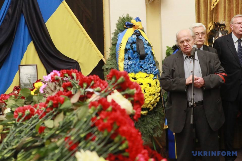 У Києві попрощалися з українським вченим Мирославом Поповичем (фото)