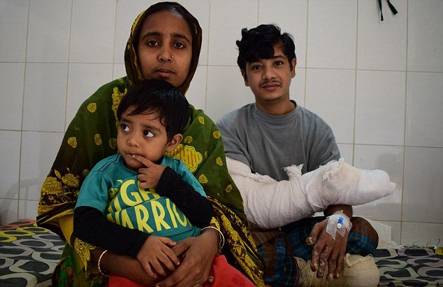 Чоловік-дерево з Бангладешу вперше обняв свою доньку