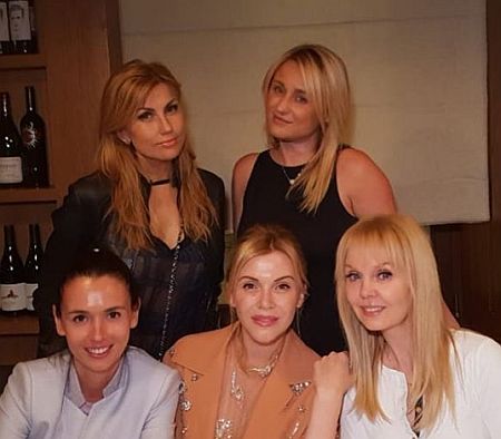 Дочь Суркиса показала фото с "другом Путина" Сигалом и российскими звездами