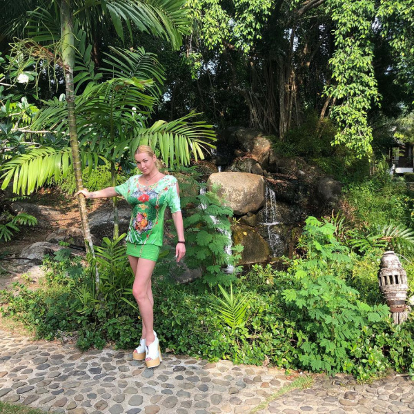 &quot;Свобода во всем&quot;: Анастасия Волочкова похвасталась отдыхом в Таиланде (фото)