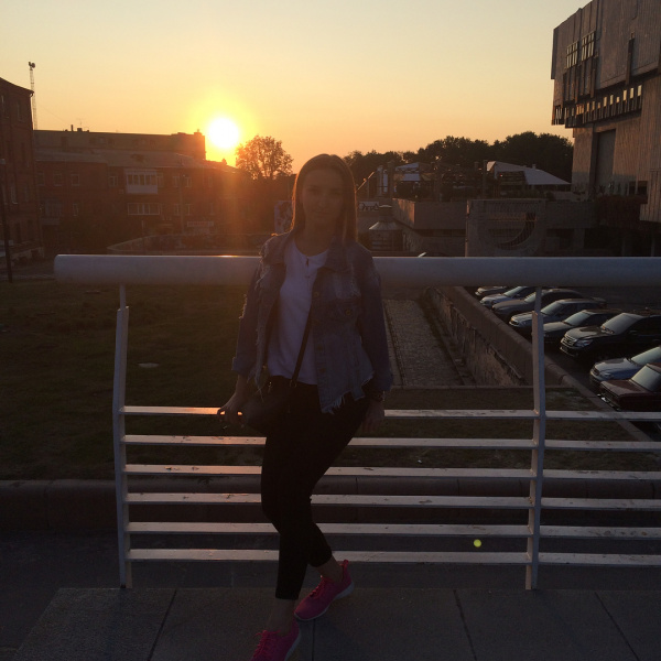 "Ми мали дожити до старості": дівчина, яка вижила в ДТП у Харкові, написала загиблій сестрі