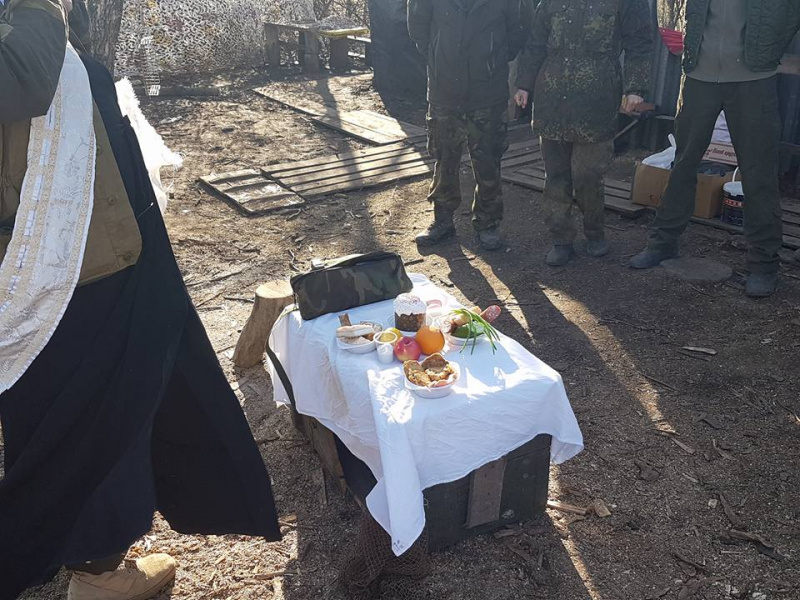 Пасха в АТО: как воины на Донбассе отмечали праздник (фото)