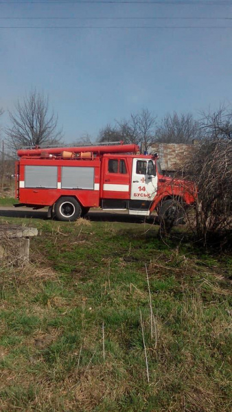 Під Львовом сталася аварія на ж/д: рух поїздів призупинено (фото і відео)