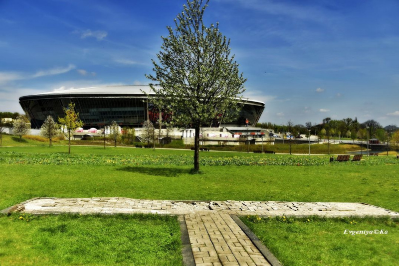 В Донецке оккупанты убрали один из символов "Донбасс Арены" (фото)