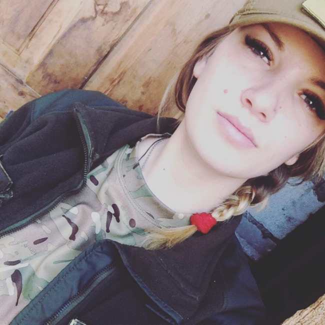 "Еще совсем ребенок": на Донбассе боевики ранили девушку-морпеха (фото)