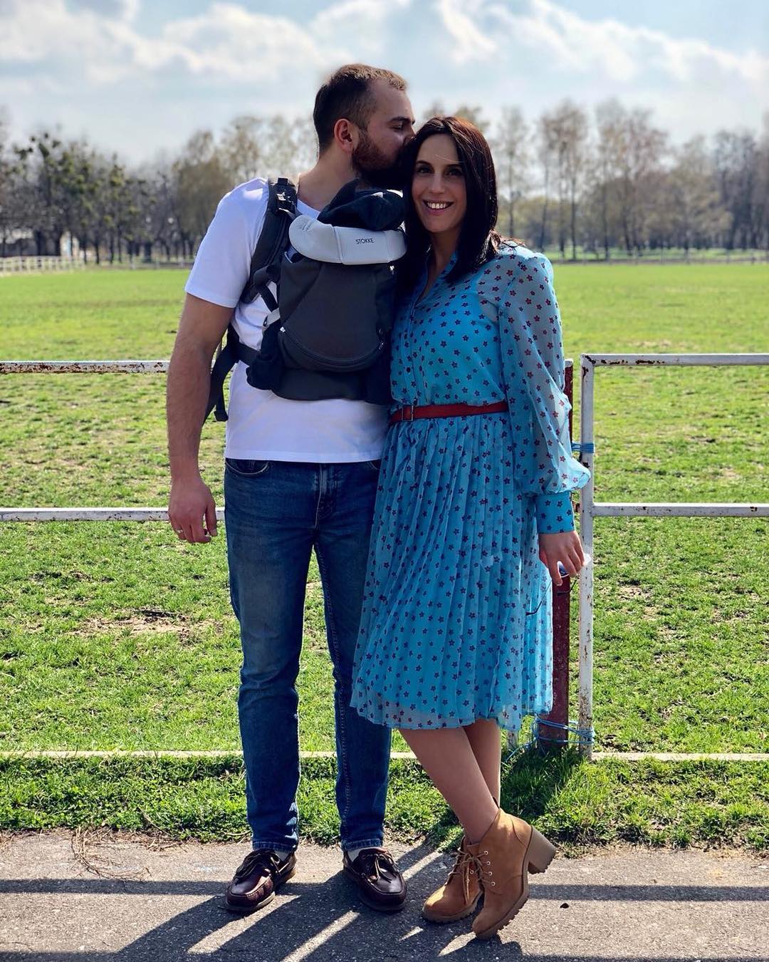 &quot;Так выглядит счастье&quot;: Джамала поделилась трогательным фото с мужем и малышом