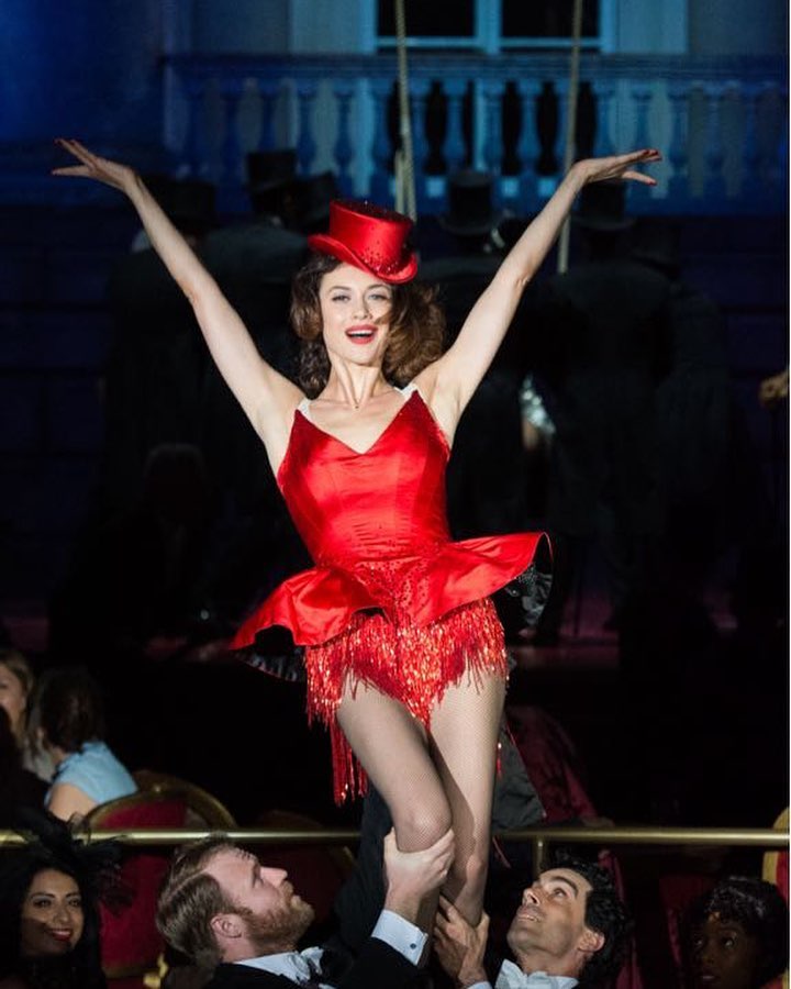 Голливудская звезда из Украины похвасталась подтянутой фигурой (фото)