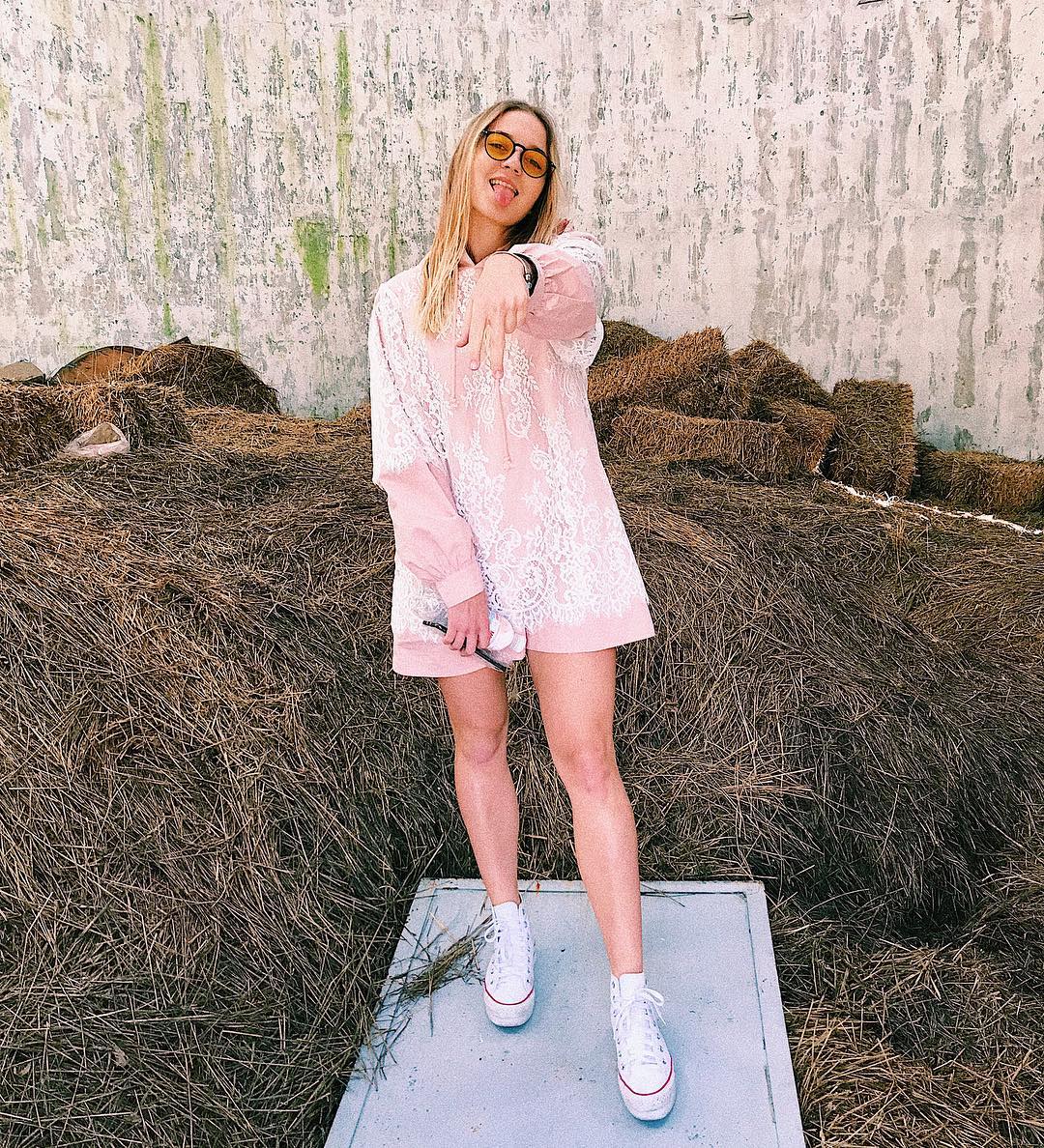 Не перестает удивлять: дочь Потапа выложила в сеть откровенные фото