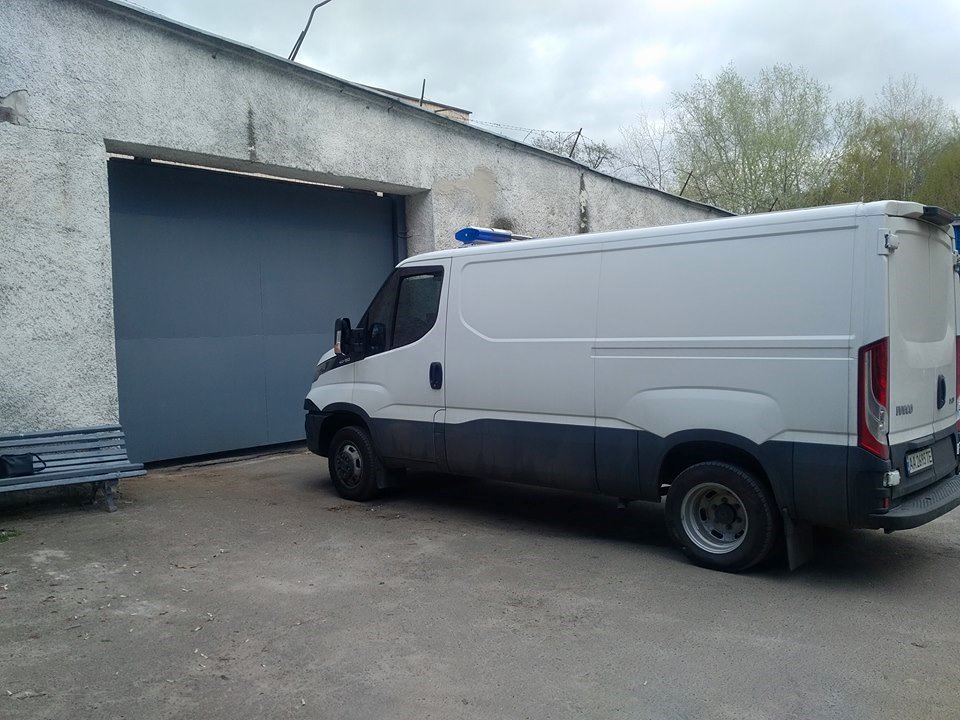 Надію Савченко відвезли до психіатра (фото)