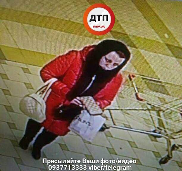 Будьте осторожны: в Киеве орудуют женщины-автоворы