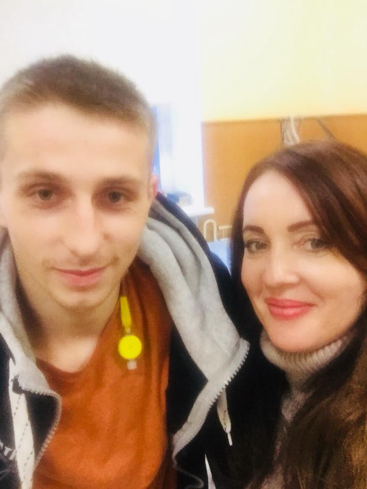 "Гордость нашей страны": волонтер трогательно поздравила бойца АТО (фото)