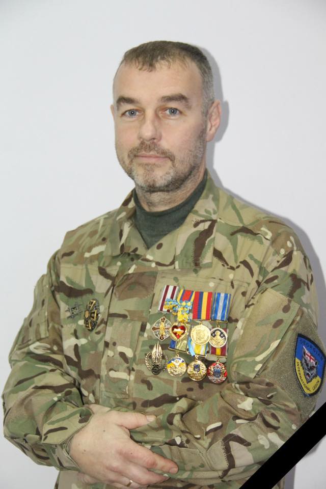 "Його серце вміщало всіх": у Києві проводили в останню путь відомого волонтера і ветерана