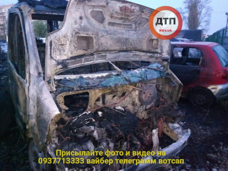 &quot;Утро начинается не с кофе&quot;: в Киеве сгорели сразу несколько авто (фото)