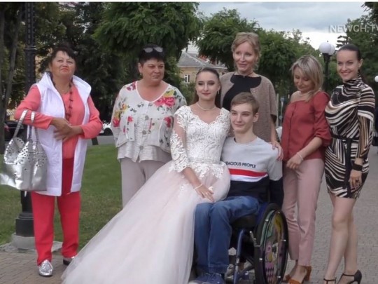 У Чернігові школяреві з інвалідністю дозволили станцювати: вчителі плакали