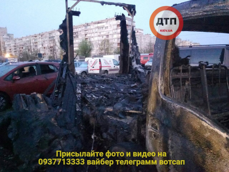 &quot;Утро начинается не с кофе&quot;: в Киеве сгорели сразу несколько авто (фото)