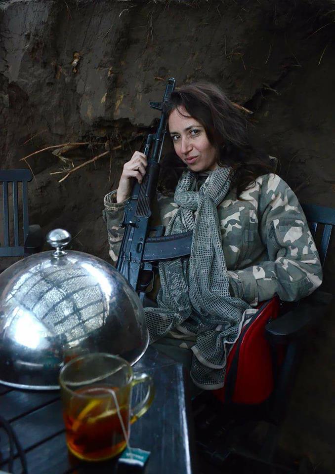 Ресторан на передовой: в сети рассказали трогательную историю о "необычном" поваре Наталье (фото)