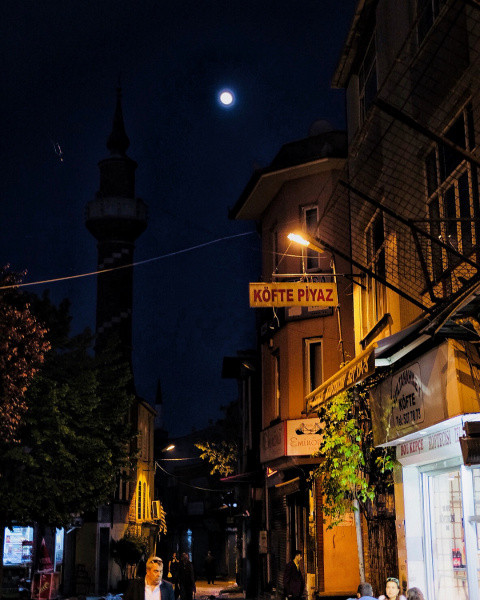 Евротуры и релакс по-турецки: где и как проводят "маевку" украинские звезды (фото)