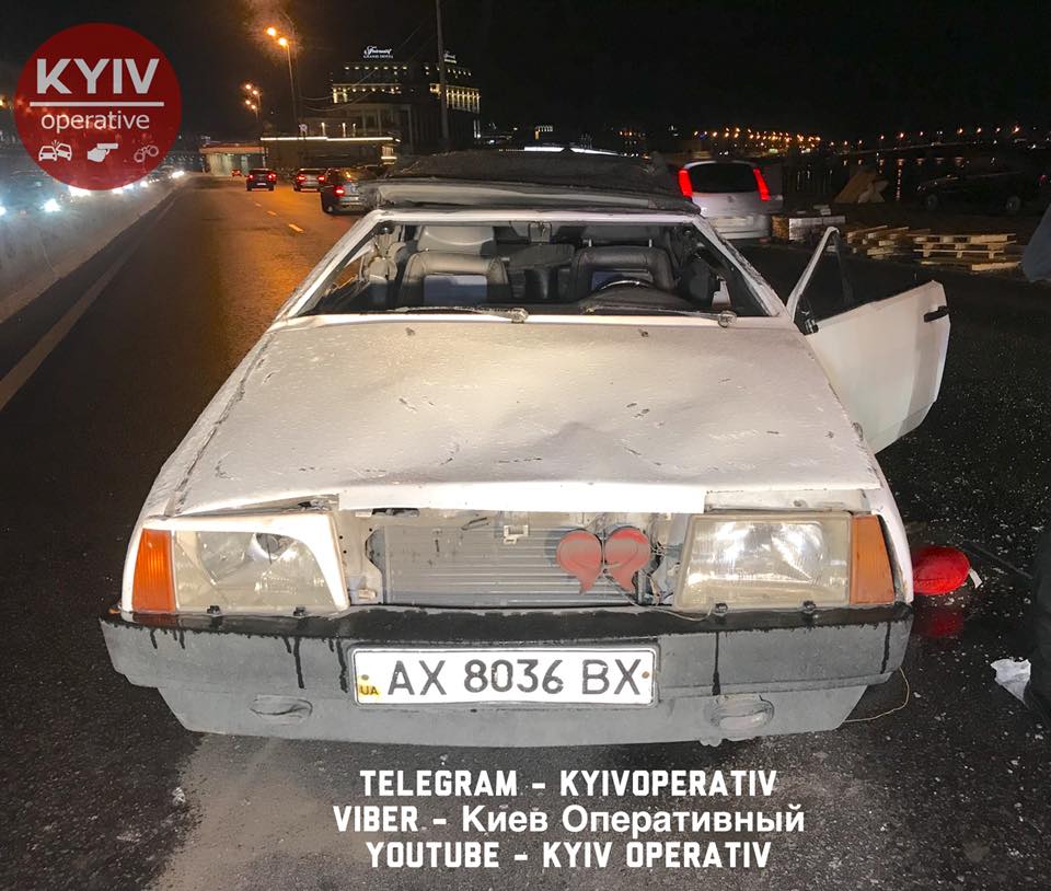"Автомобиль перестал слушаться": в результате аварии в Киеве авто перевернулось два раза (видео)