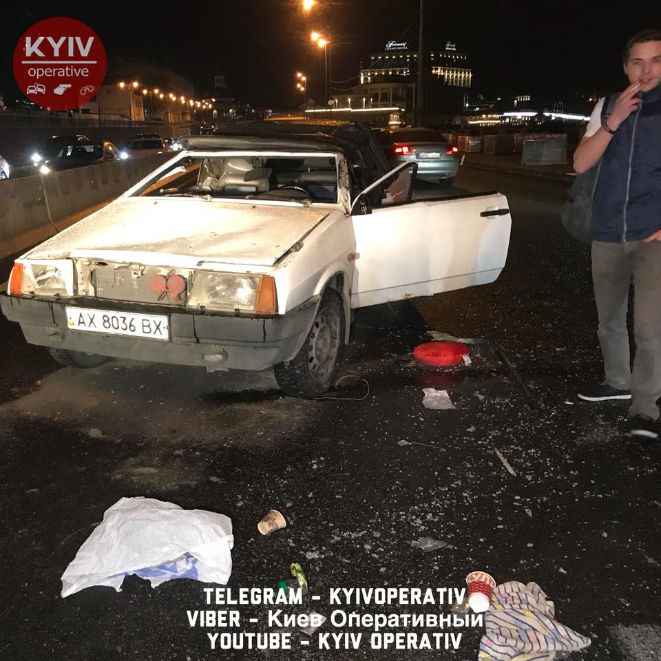 "Автомобиль перестал слушаться": в результате аварии в Киеве авто перевернулось два раза (видео)