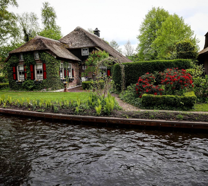 Евротуры и релакс по-турецки: где и как проводят "маевку" украинские звезды (фото)