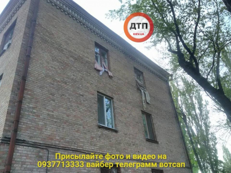 В жилом доме в Киеве прогремел взрыв: есть пострадавшие