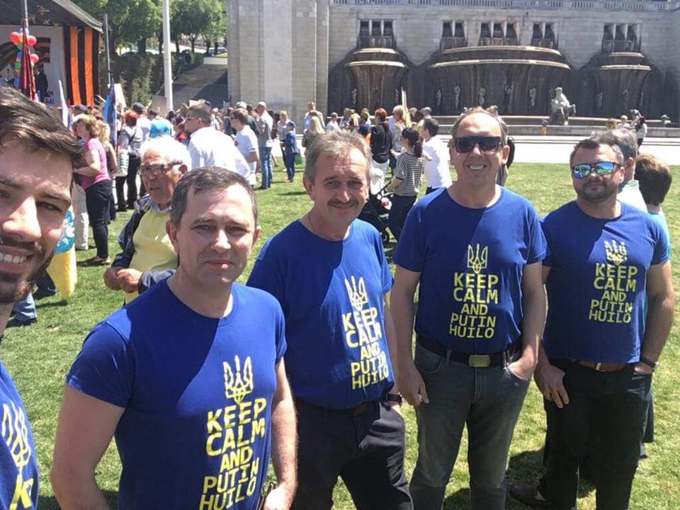 Евровидение 2018: россияне пронесли по Лиссабону флаги "ДНР" и "ЛНР" (видео)