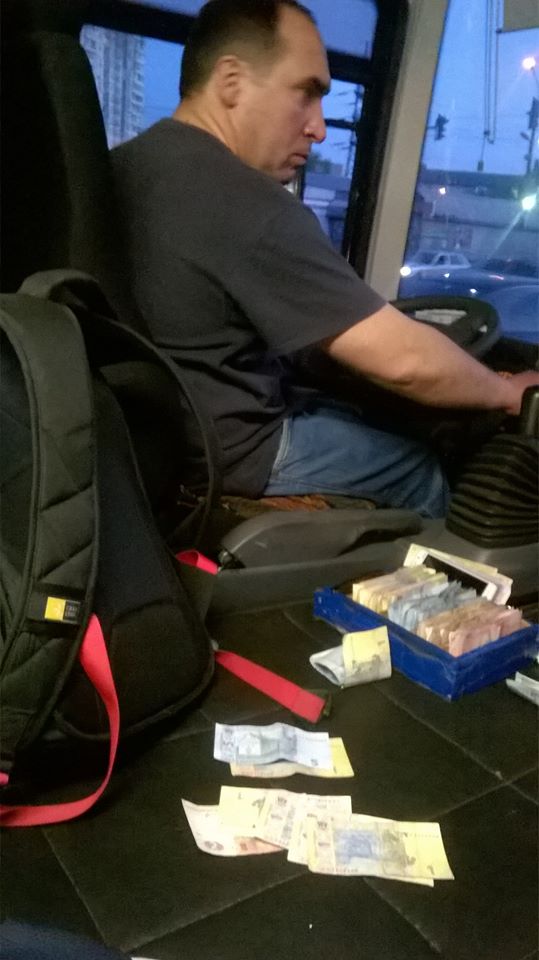 "Які гроші?": мережу захопив маршрутник-грузин в Києві