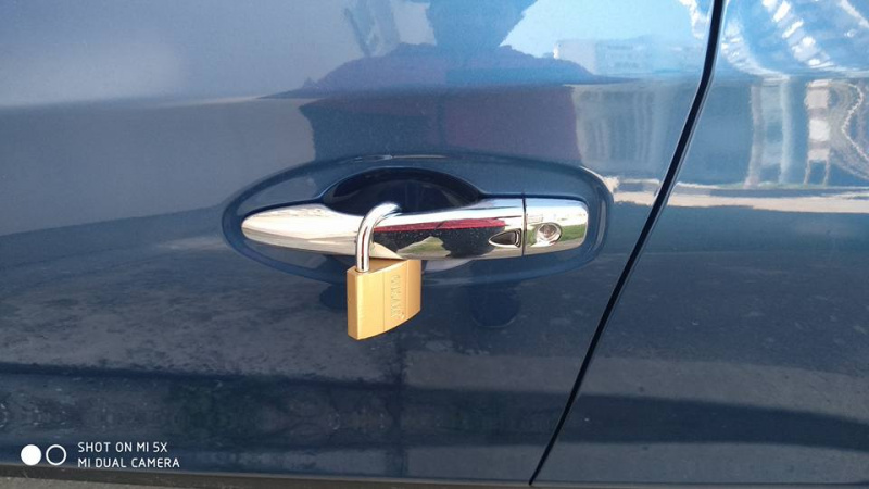 Авто под замком: в Одессе изобрели новый вид вымогательства (фото)