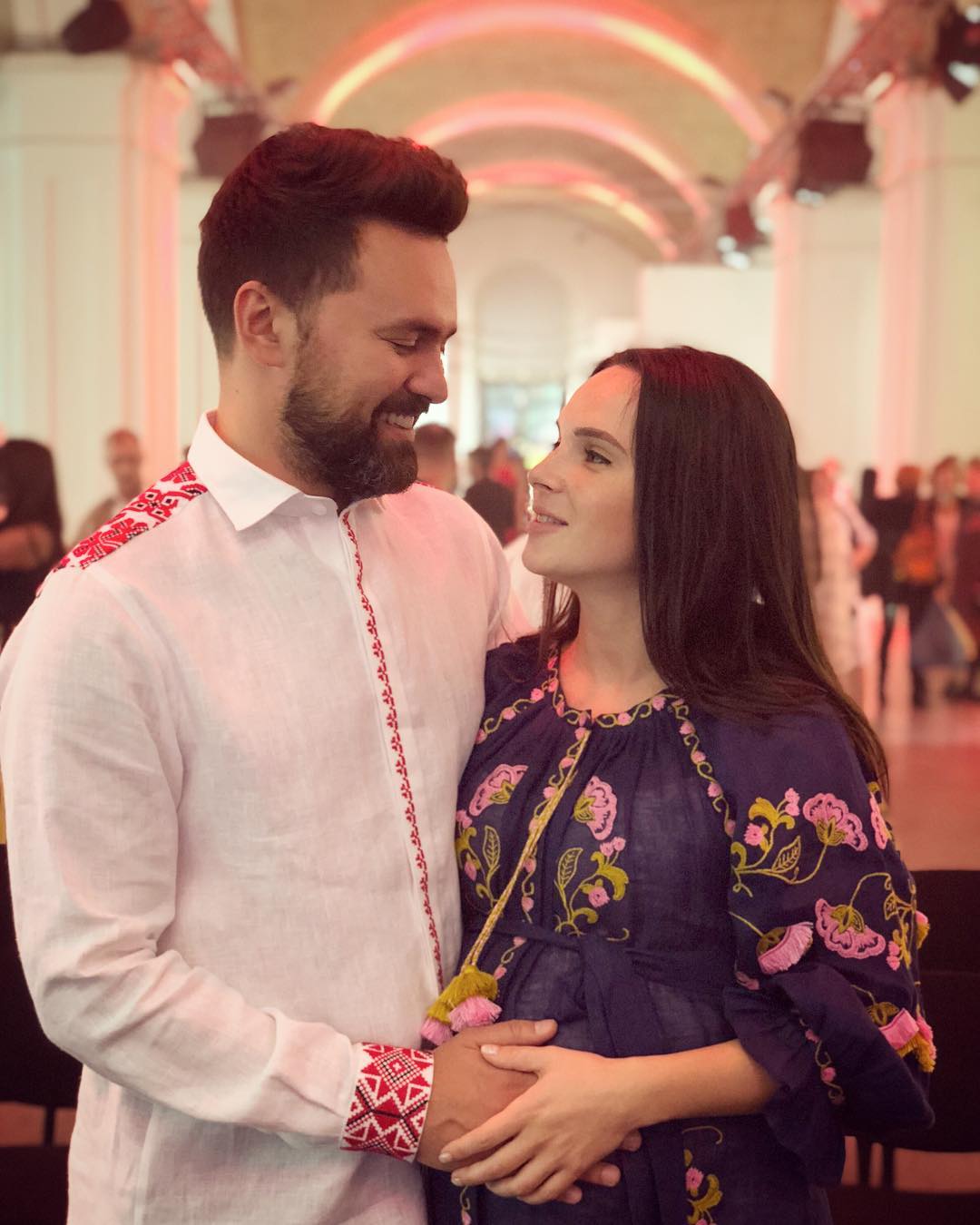 "На фінішній прямій": відомий ведучий показав миле фото з вагітною дружиною